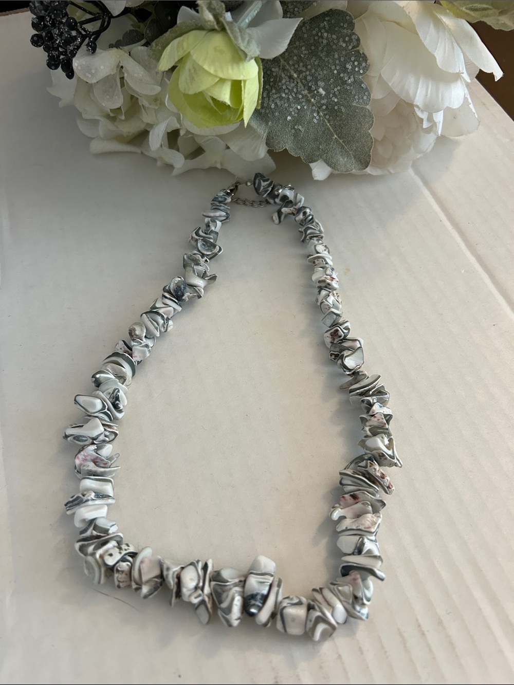 Women’s Marbled White and Gray Bead Necklace real shell